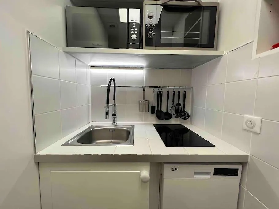 Atypical Flat - Place Des Vosges - 4 People Paris Apartment