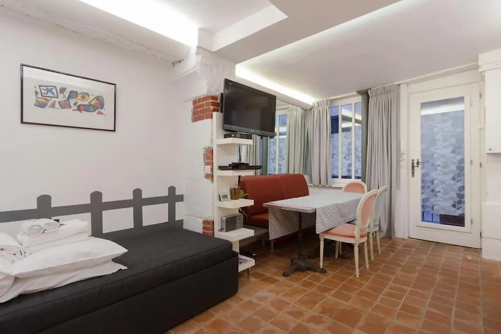 Apartment Atypical Flat - Place Des Vosges - 4 People Paris