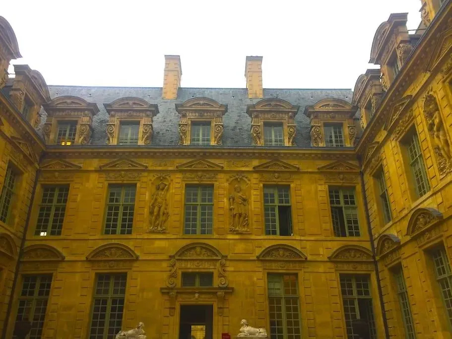 Atypical Flat - Place Des Vosges - 4 People Paris France