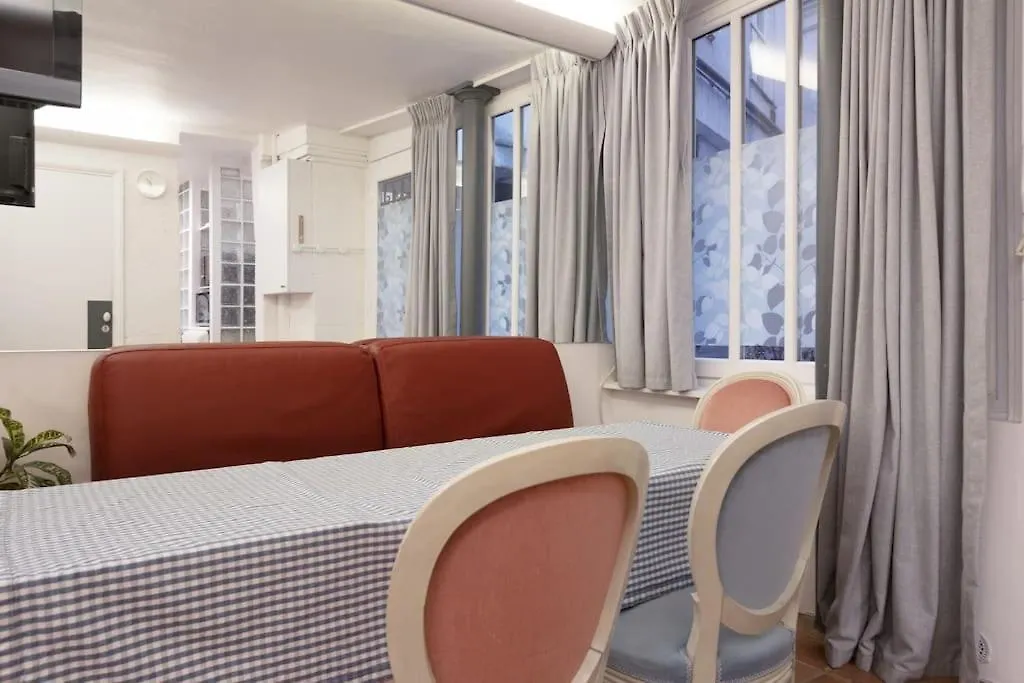 Atypical Flat - Place Des Vosges - 4 People Paris 0*,  France