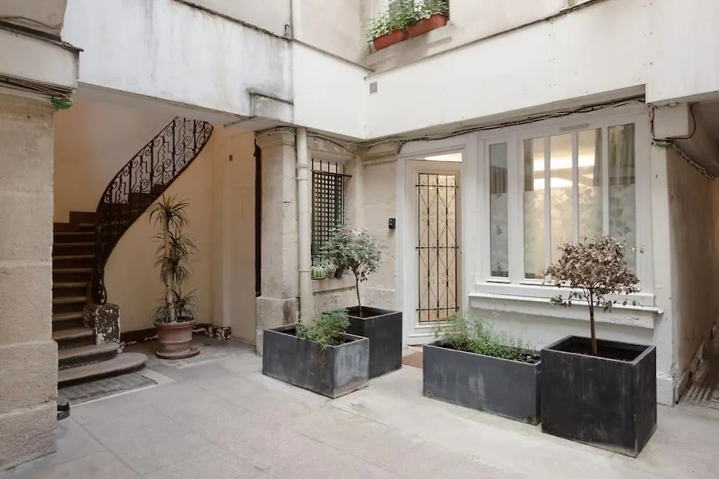 Atypical Flat - Place Des Vosges - 4 People contacts
